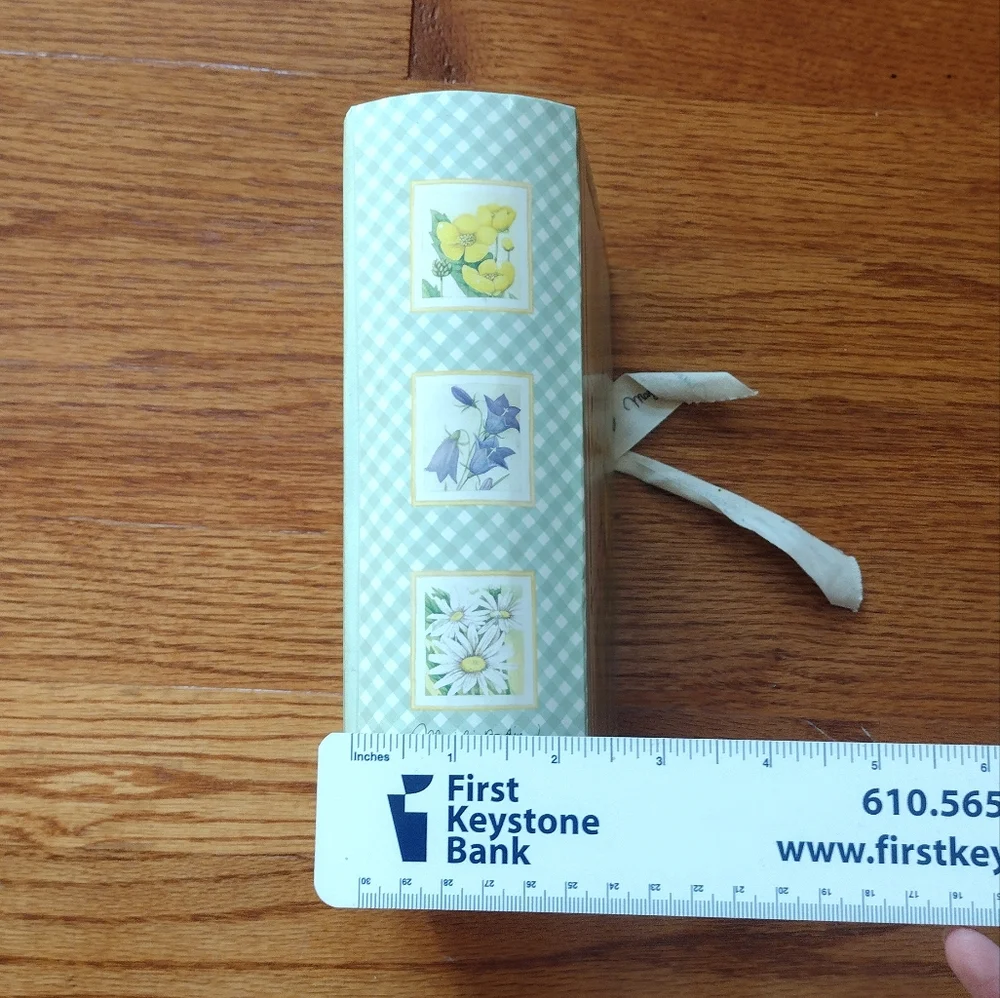 Marjolein Bastin by Hallmark Box with Yellow and Green Gingham and Bird Design